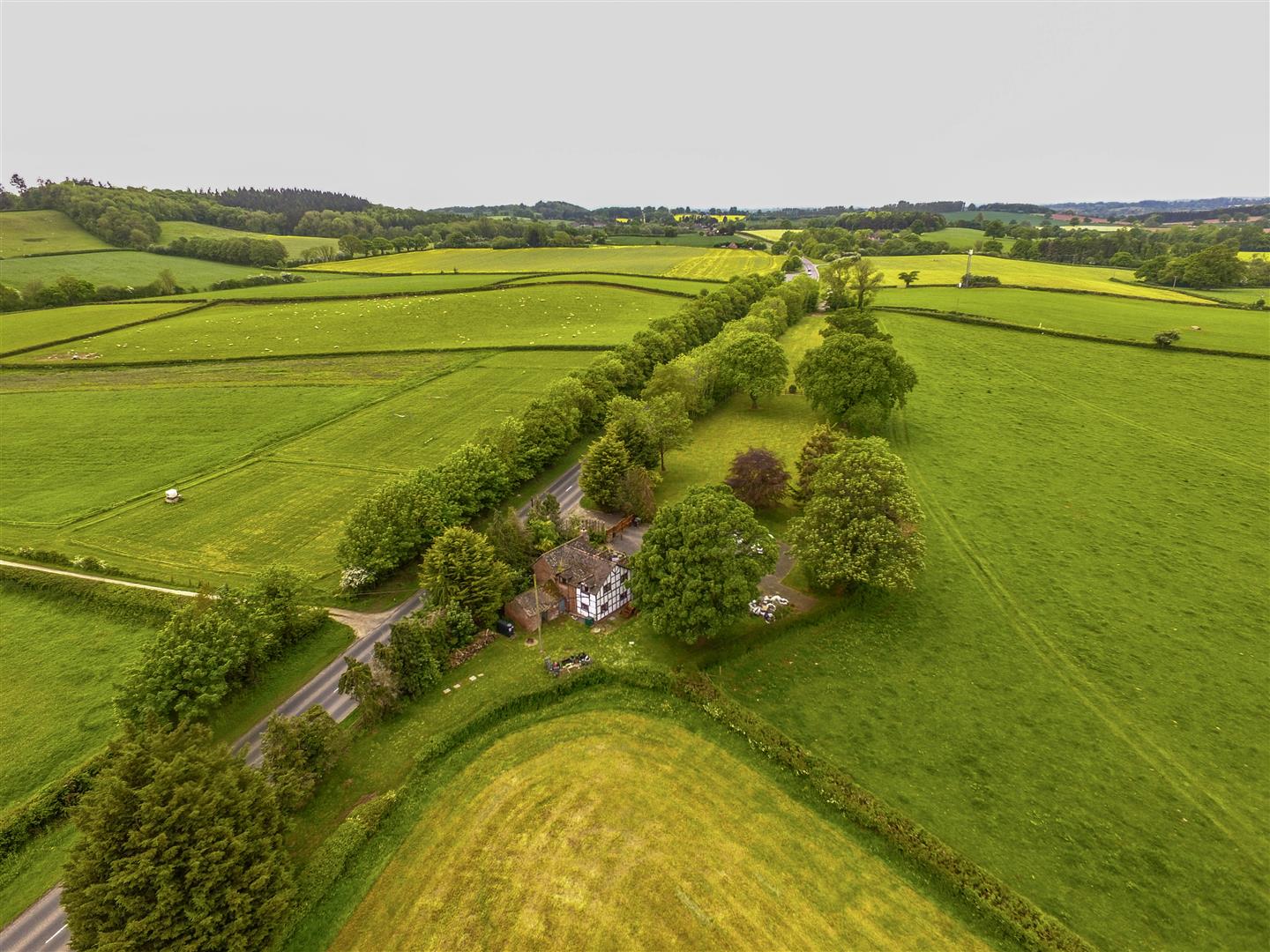 Property in Brimfield, Ludlow, Shropshire, SY8 4NY