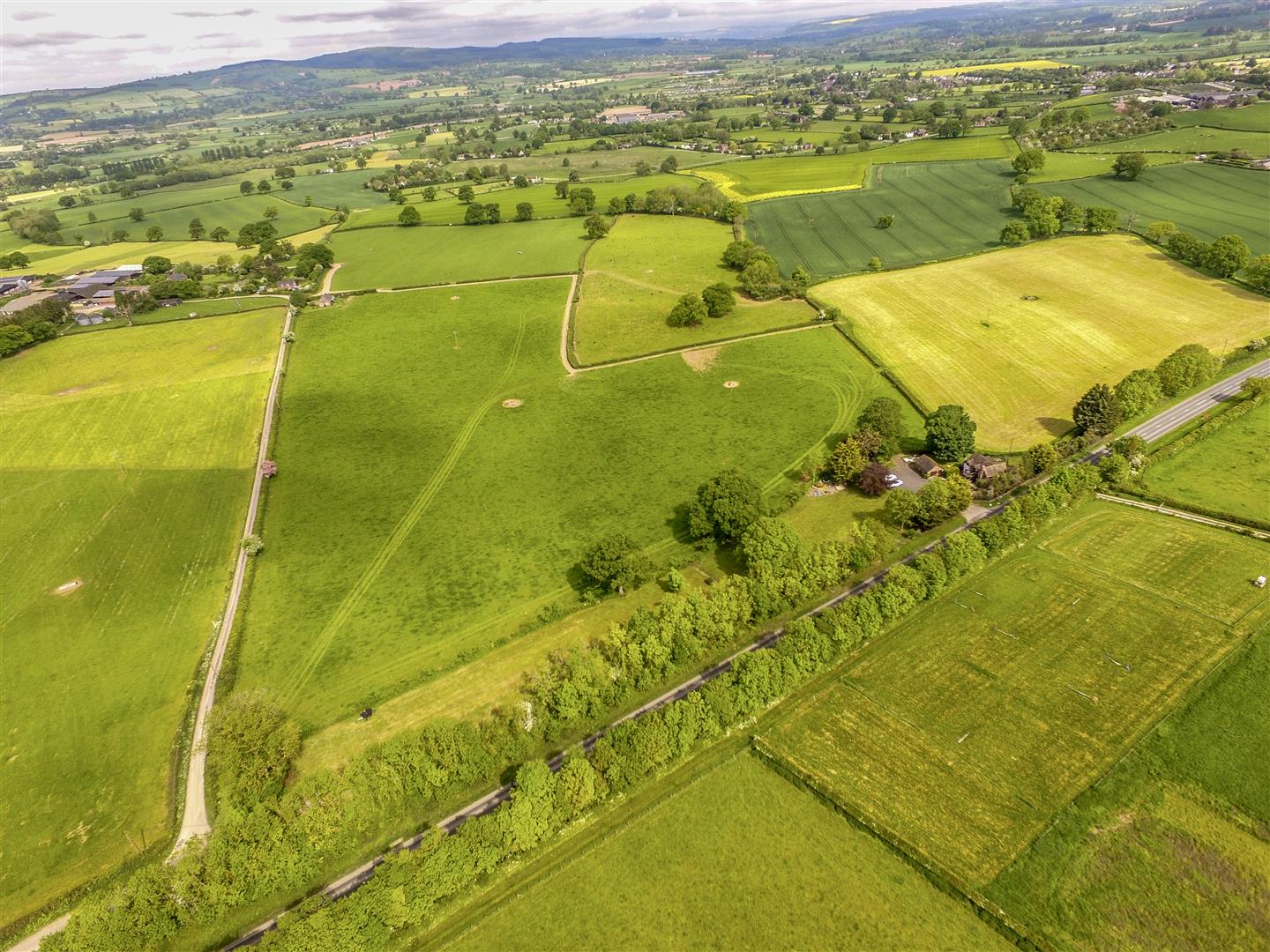 Property in Brimfield, Ludlow, Shropshire, SY8 4NY