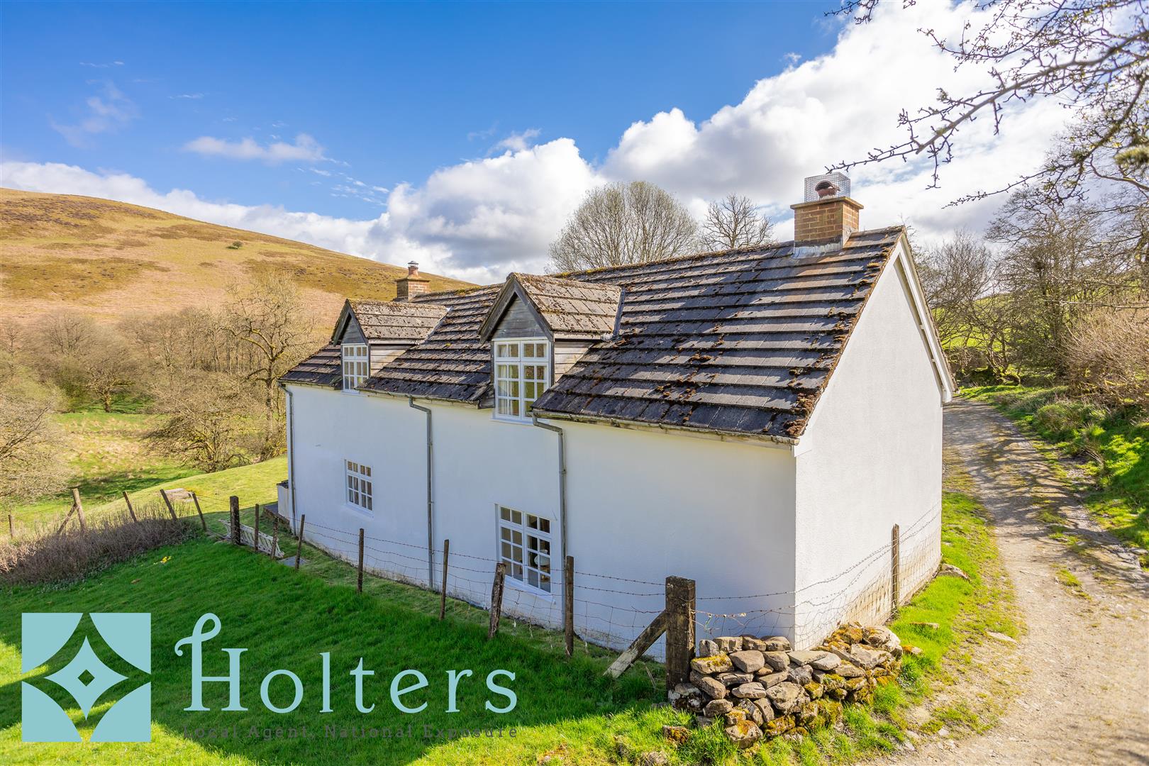 Property in Llanbister, Llandrindod Wells, Powys, LD1 6UN