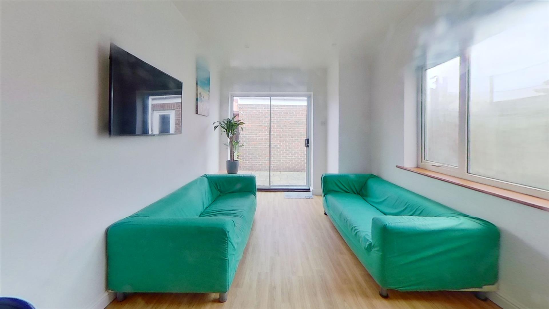 Telephone Road, Portsmouth, PO4