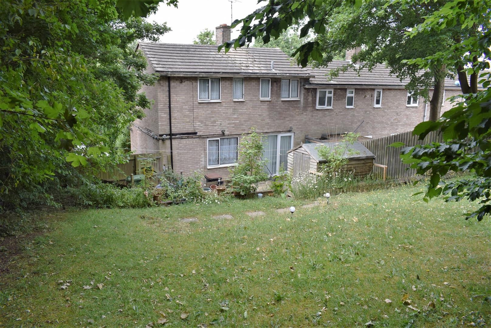 Property in Orchard Way, Camp Hill, Nuneaton, CV10 9ET