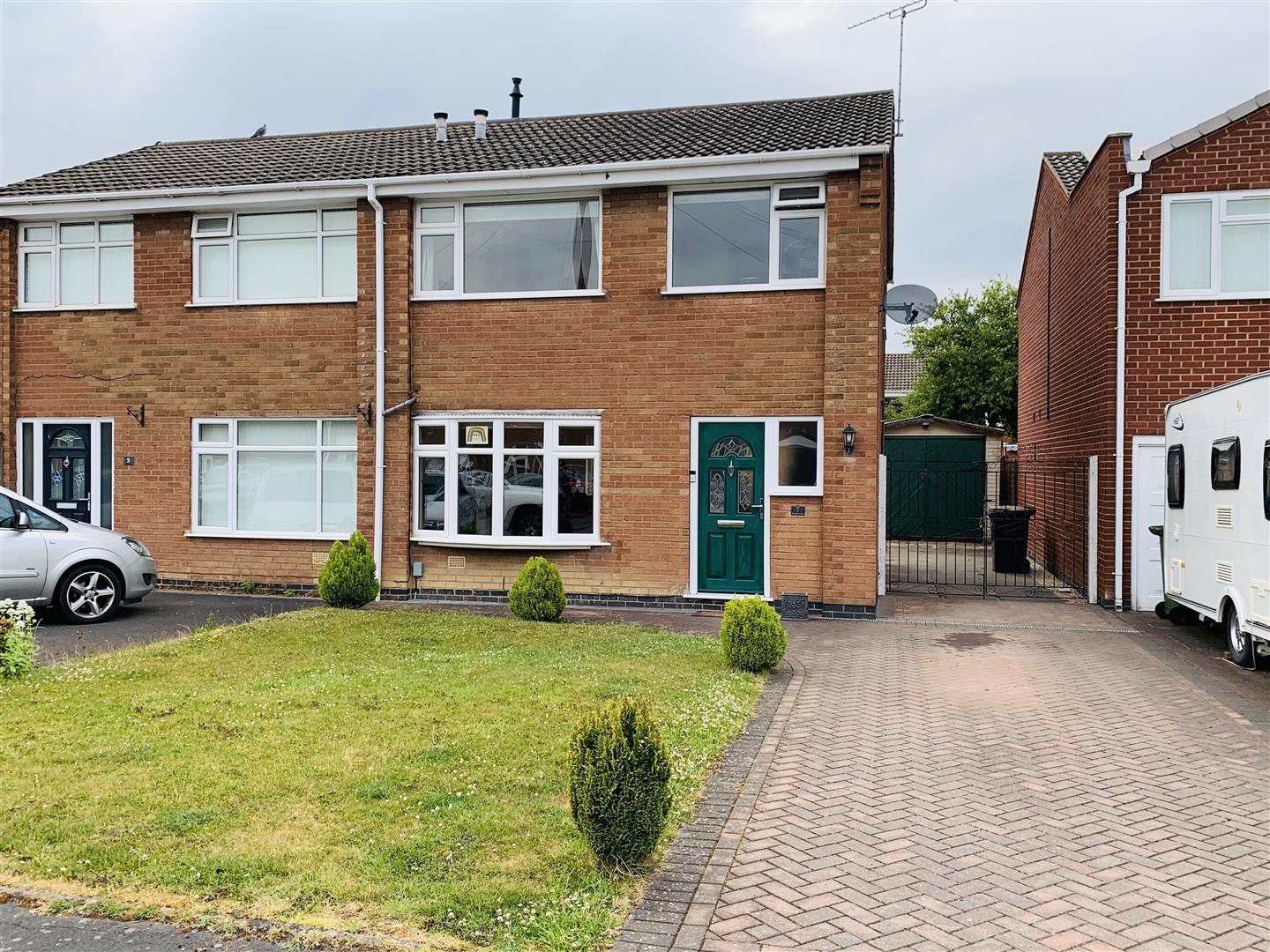 Property in Burnaby Close, Poplar Farm, Nuneaton, CV10 9JX