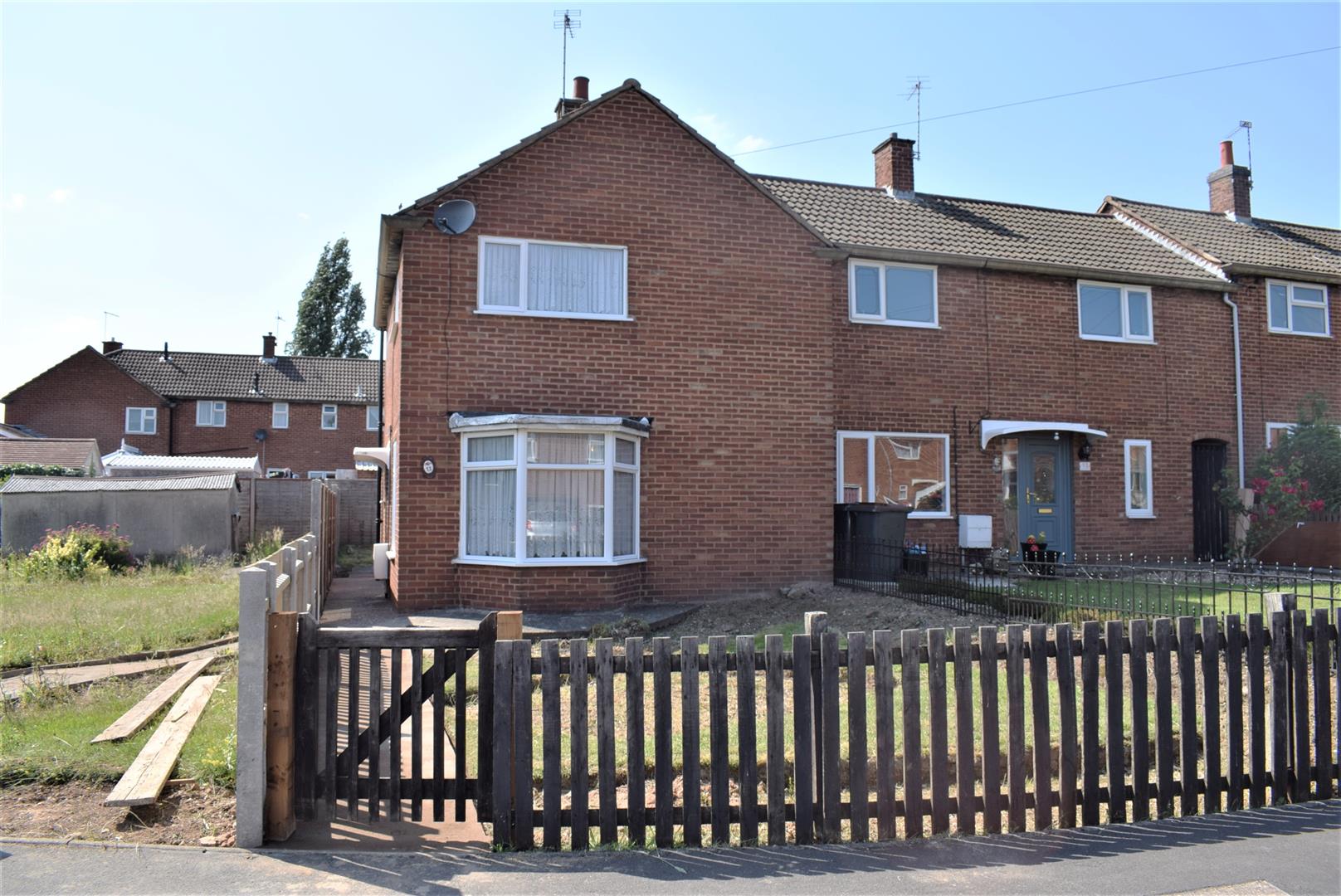 Property in Chestnut Crescent, Camp Hill, Nuneaton, CV10 9BE