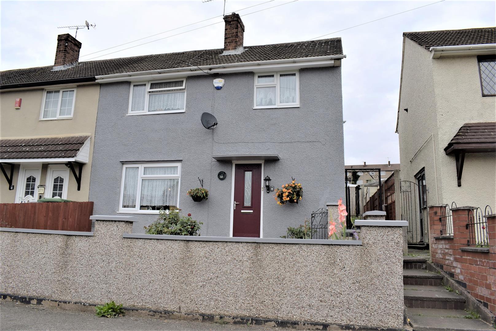 Property in Queen Elizabeth Road, Camp Hill, Nuneaton, CV10 9BS