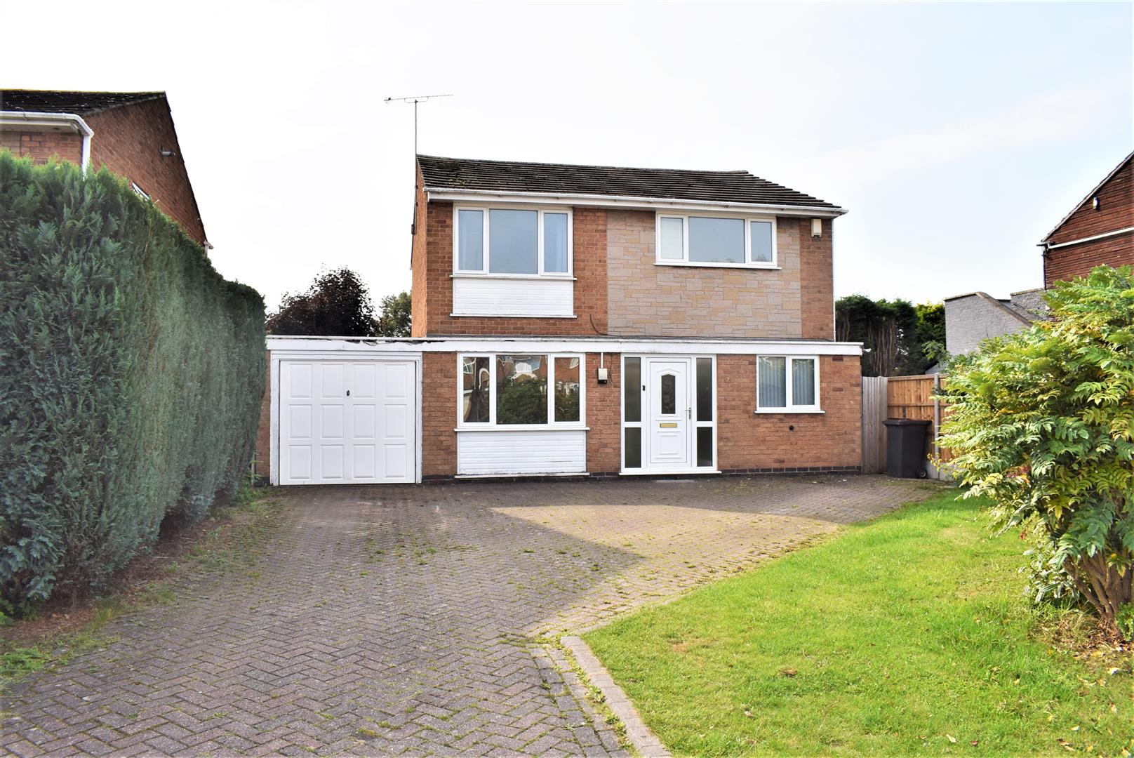 Property in Copsewood Avenue, Whitestone, Nuneaton, CV11 4TQ