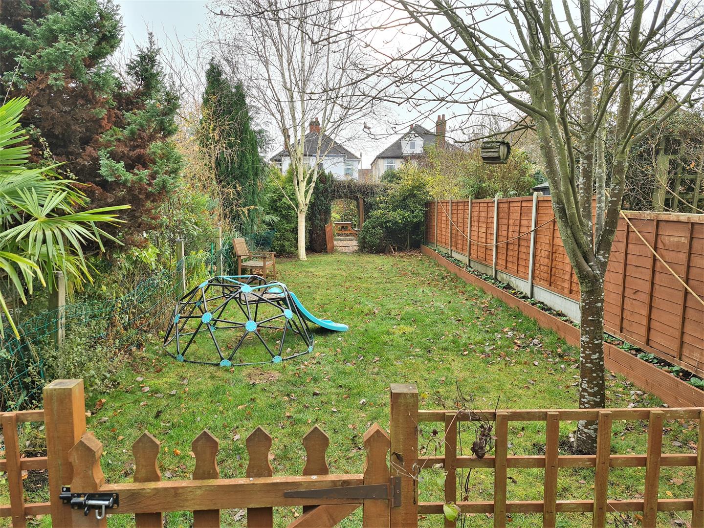 Property in Camp Hill Road, Nuneaton, Warwickshire, CV10 0JJ