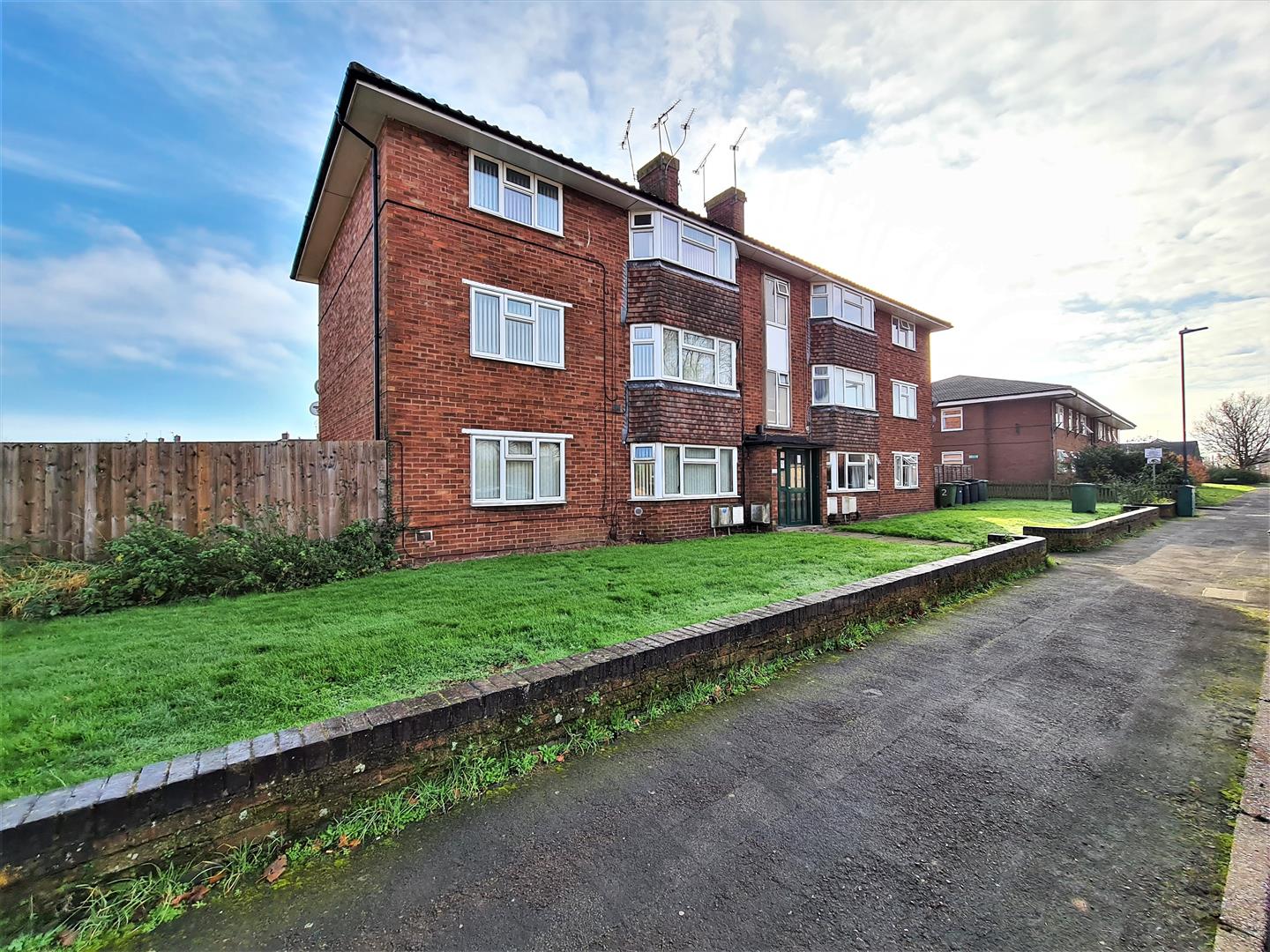 Property in Winterton Road, Bulkington, Bedworth, CV12 9RD