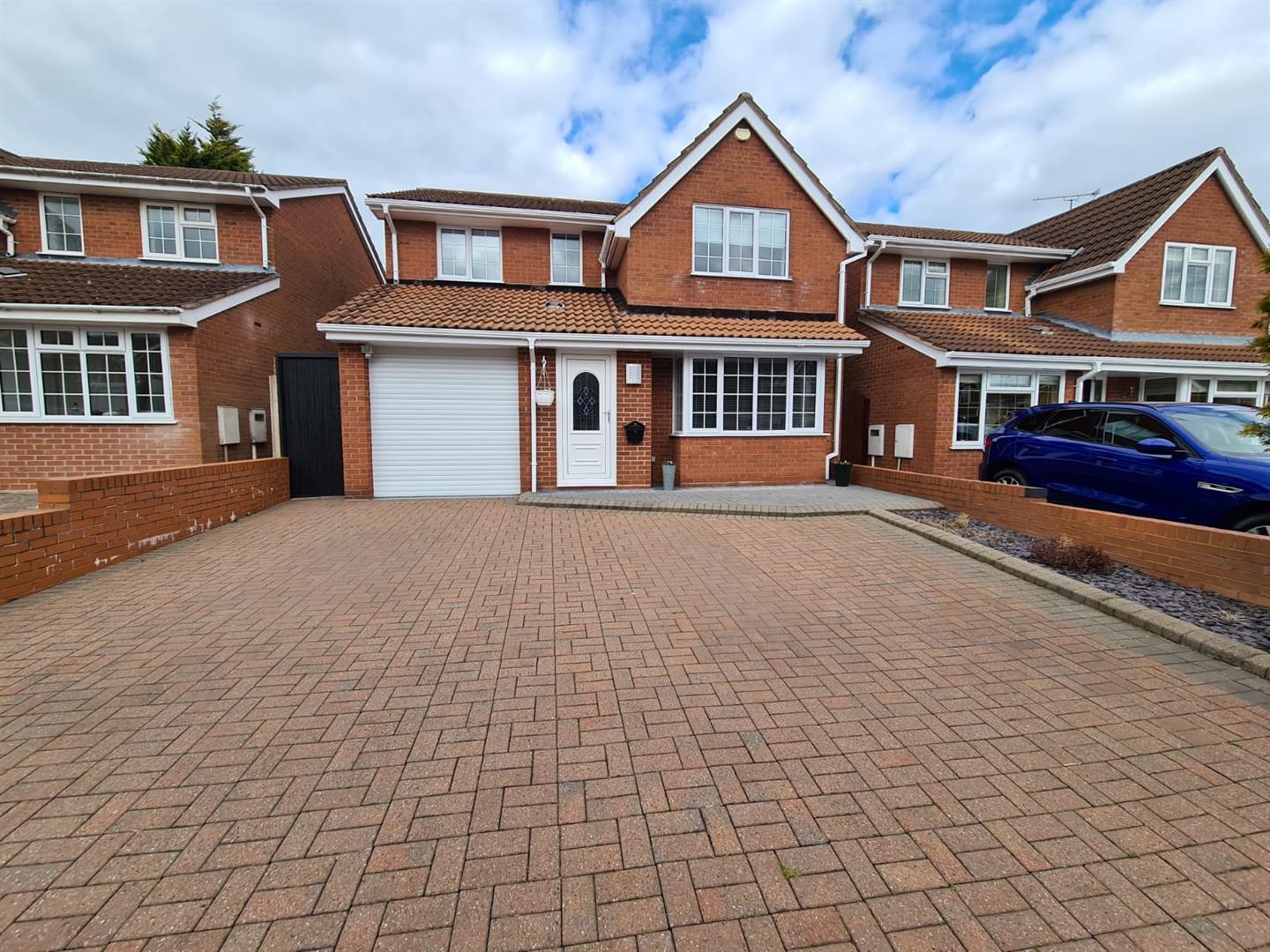 Property in Dickens Close, Galley Common, Nuneaton, CV10 9SQ