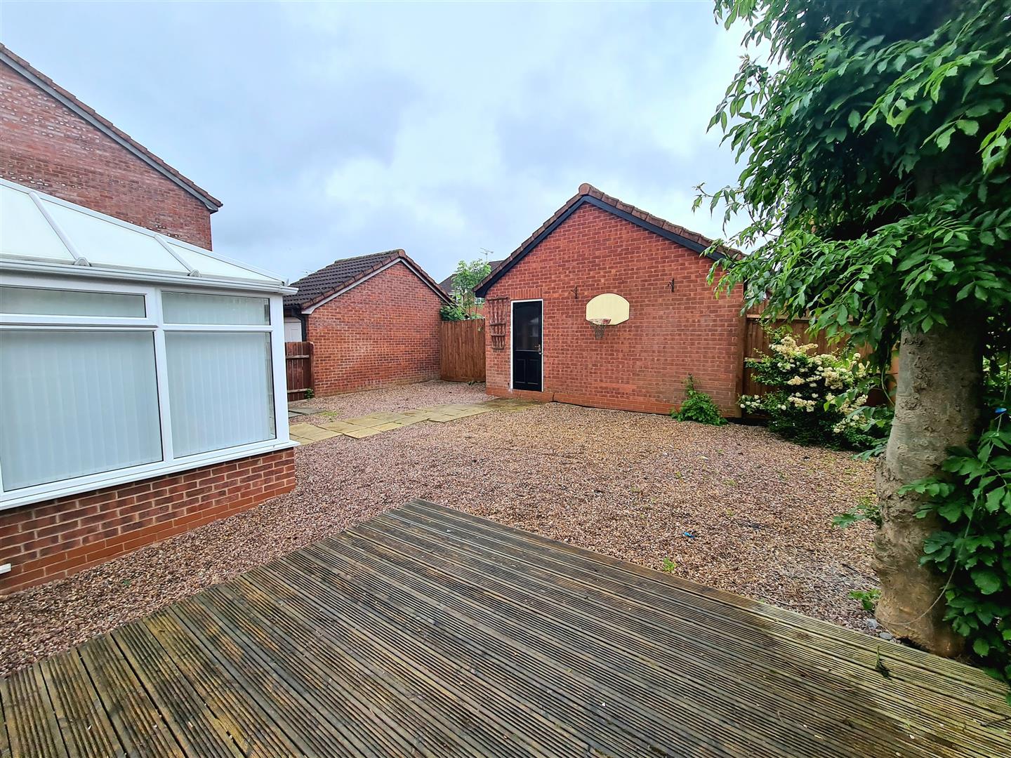 Property in Barons Croft, Poplar Farm, Nuneaton, CV10 9QQ