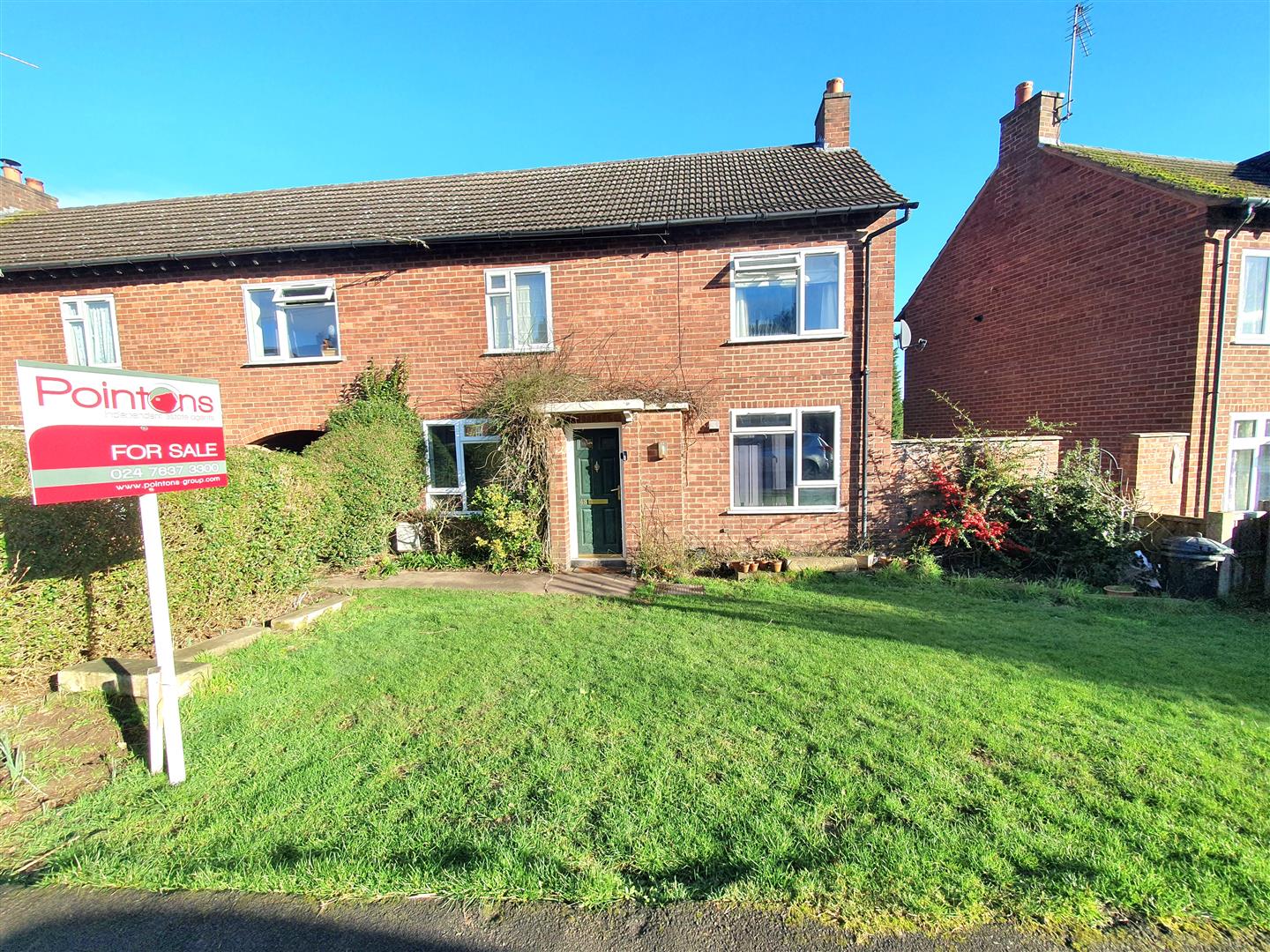 Property in The Woodlands, Hartshill, Nuneaton, CV10 0SY