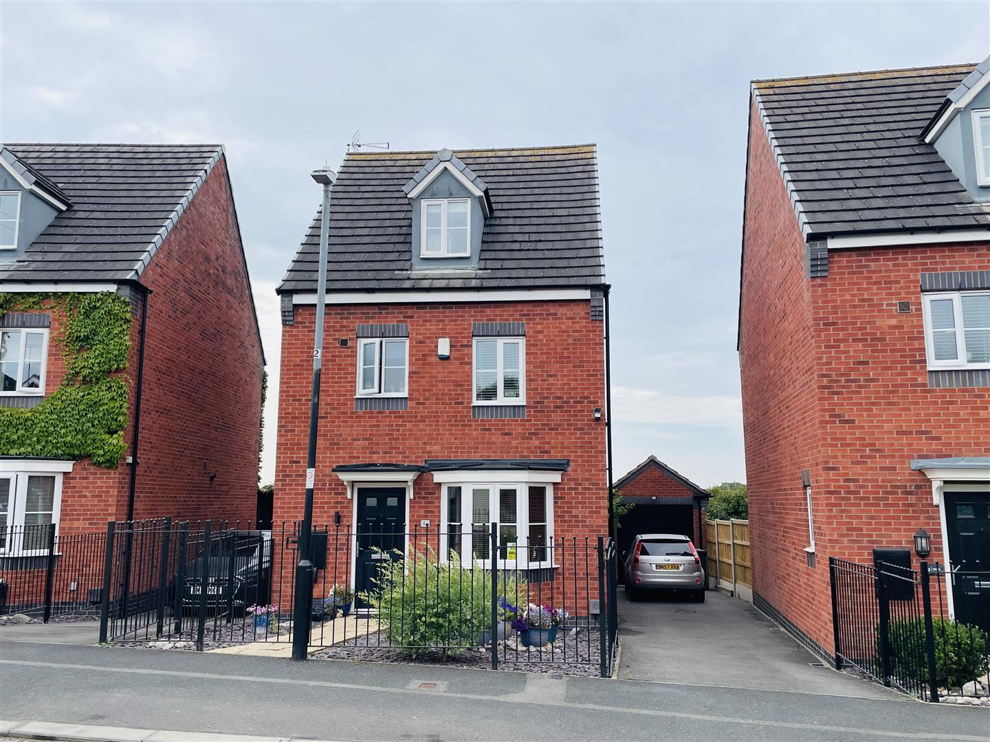 Hayes Road, Hartshill, CV10 0NH