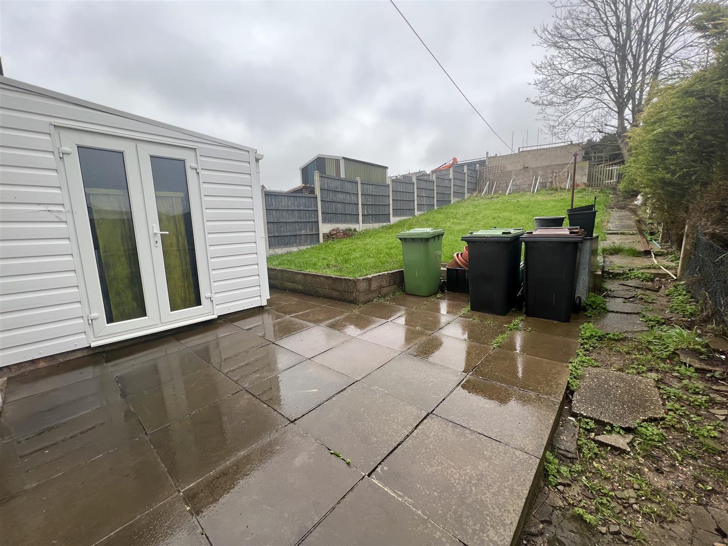 Queen Elizabeth Road, Nuneaton, CV10 9BS