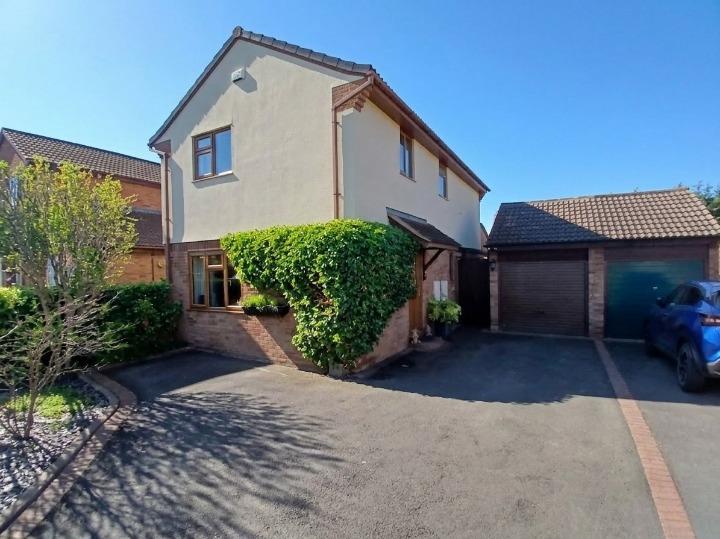 Falcon Close, Nuneaton, CV11 6TE