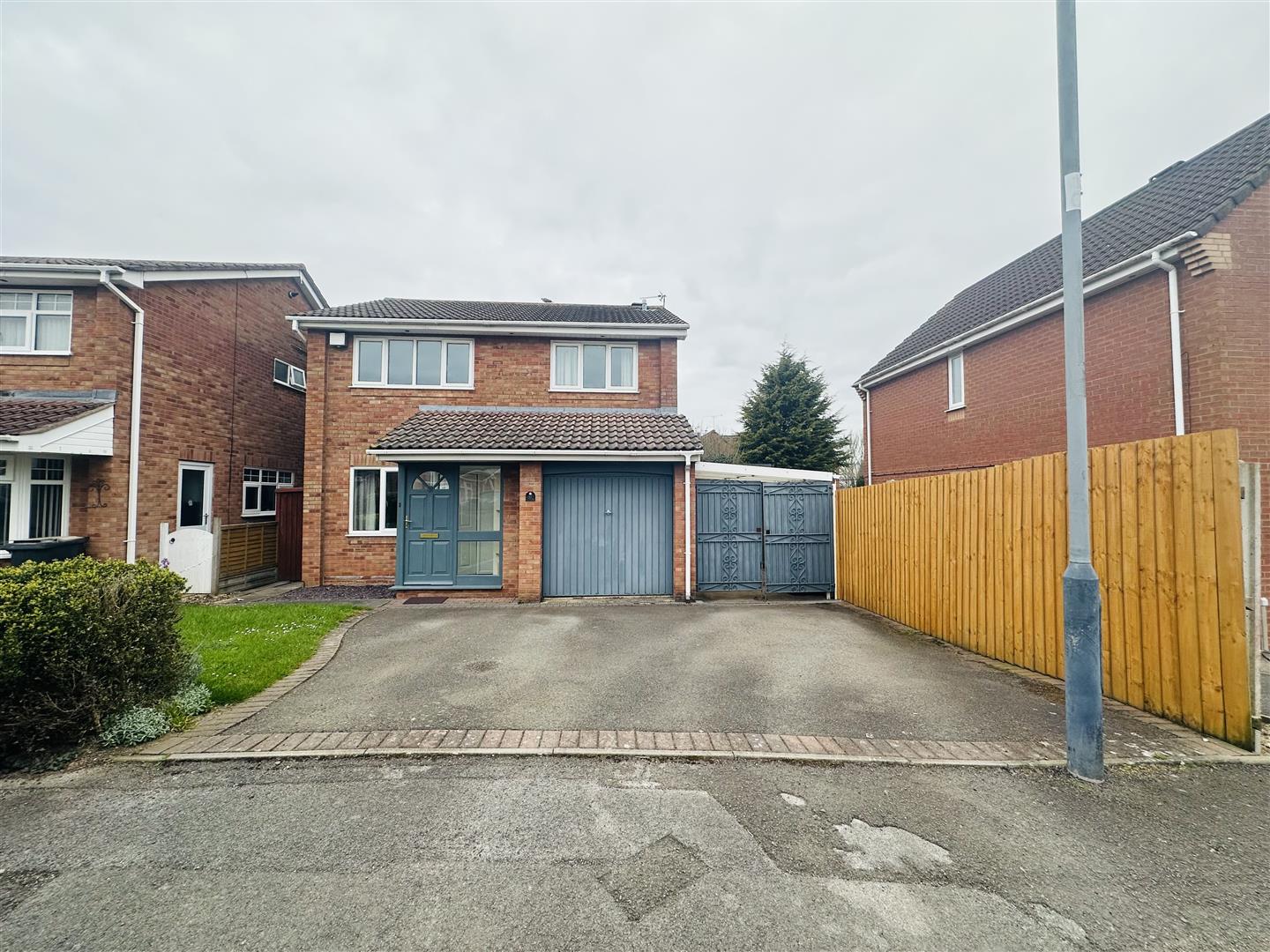 Holly Walk, Nuneaton, CV11 6UU