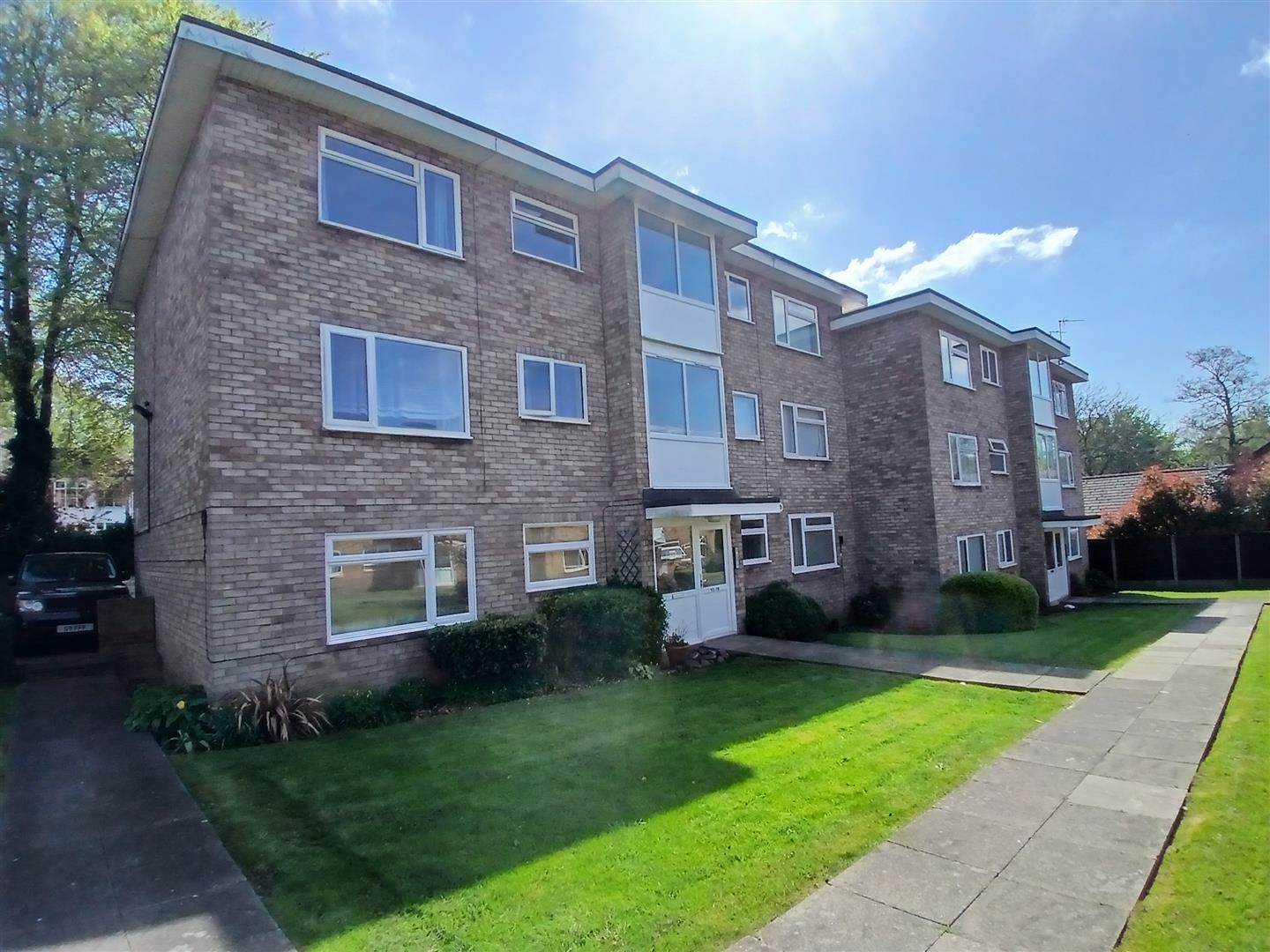 Simon Close, Nuneaton, CV11 4JR