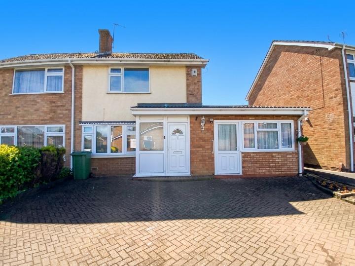 Waltham Crescent, Nuneaton, CV10 9JG