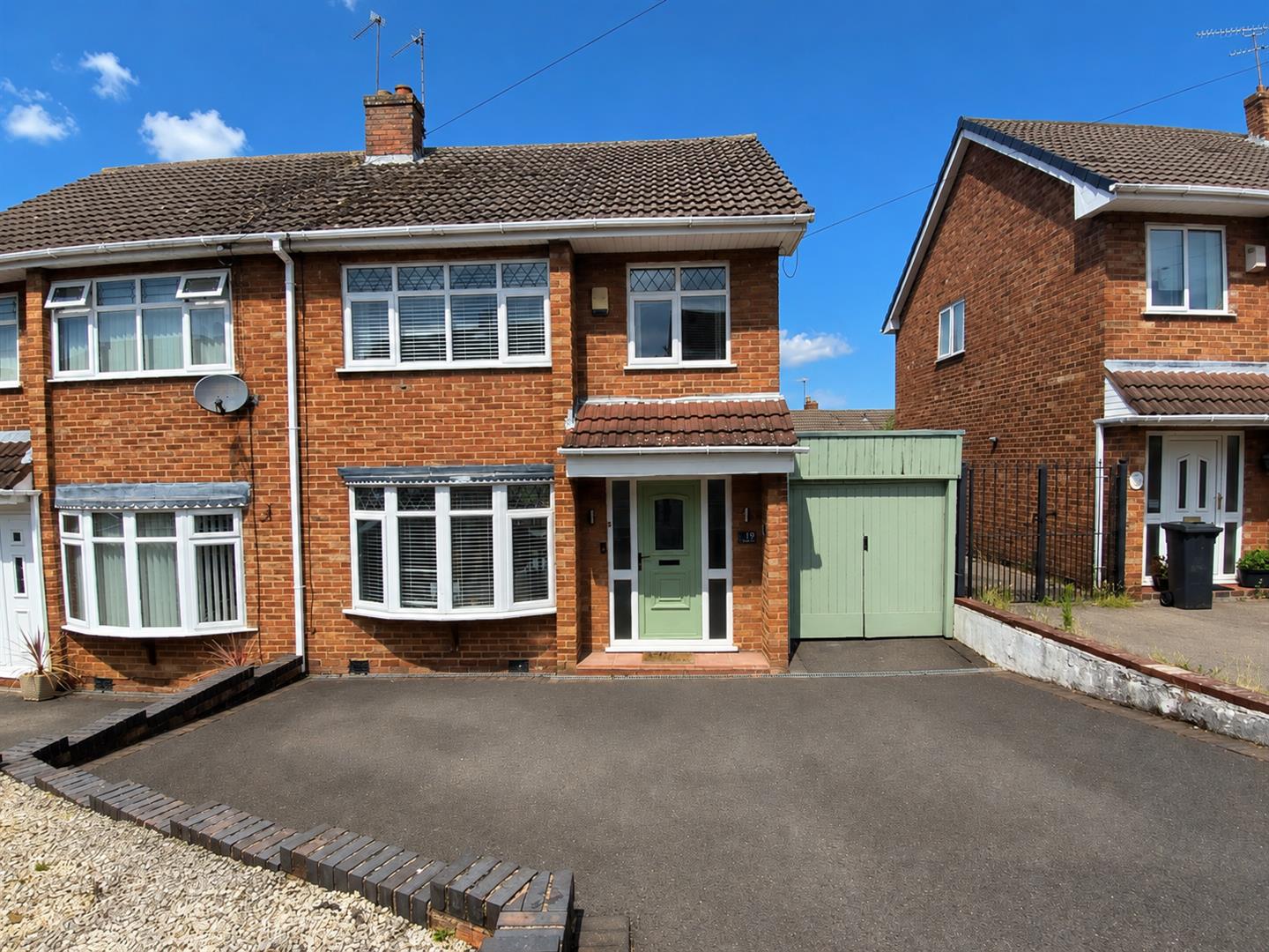 Mendip Drive, Nuneaton, CV10 8PT