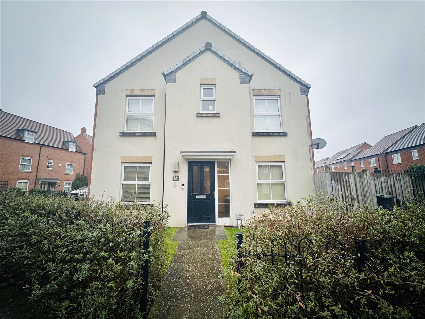Larch Close, Nuneaton, CV10 9FE