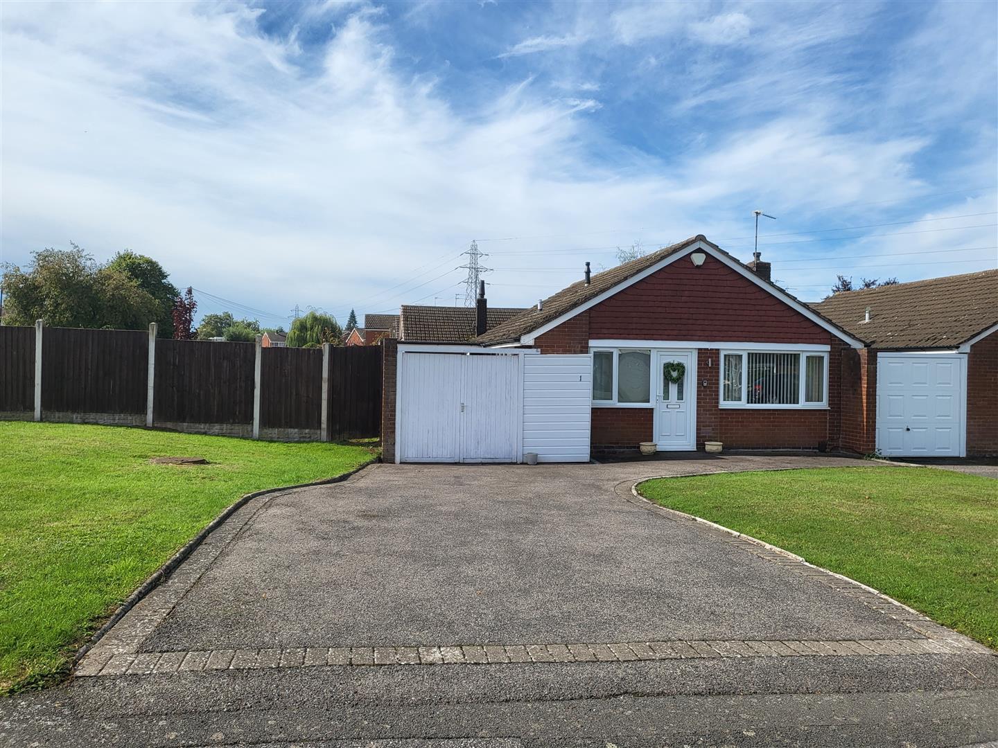 Hoylake Close, Nuneaton, CV11 6NJ