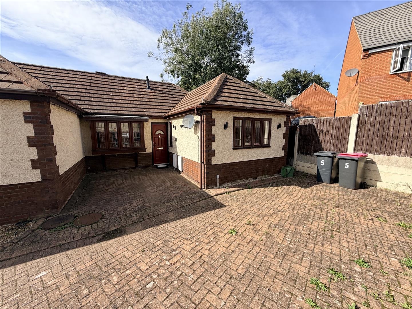 Moorbrooke, Hartshill, CV10 0QQ