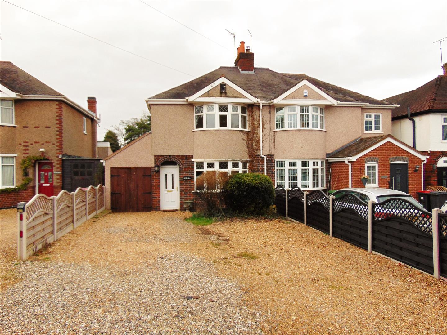 Property in Nuneaton Road, Mancetter, Atherstone, CV9 1NN