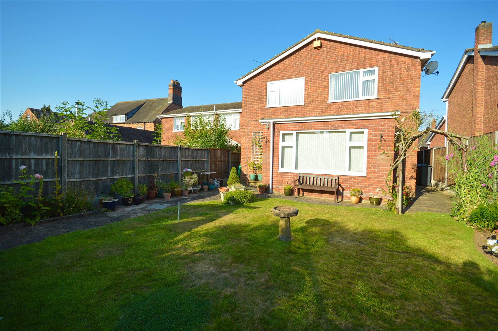 Property in Kennel Lane, Witherley, Atherstone, Warwickshire, CV9 3LJ