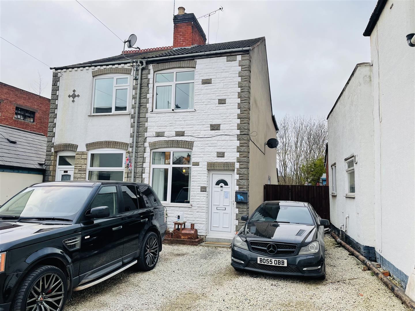 Property in Coleshill Road, Atherstone, Atherstone, CV9 2AB