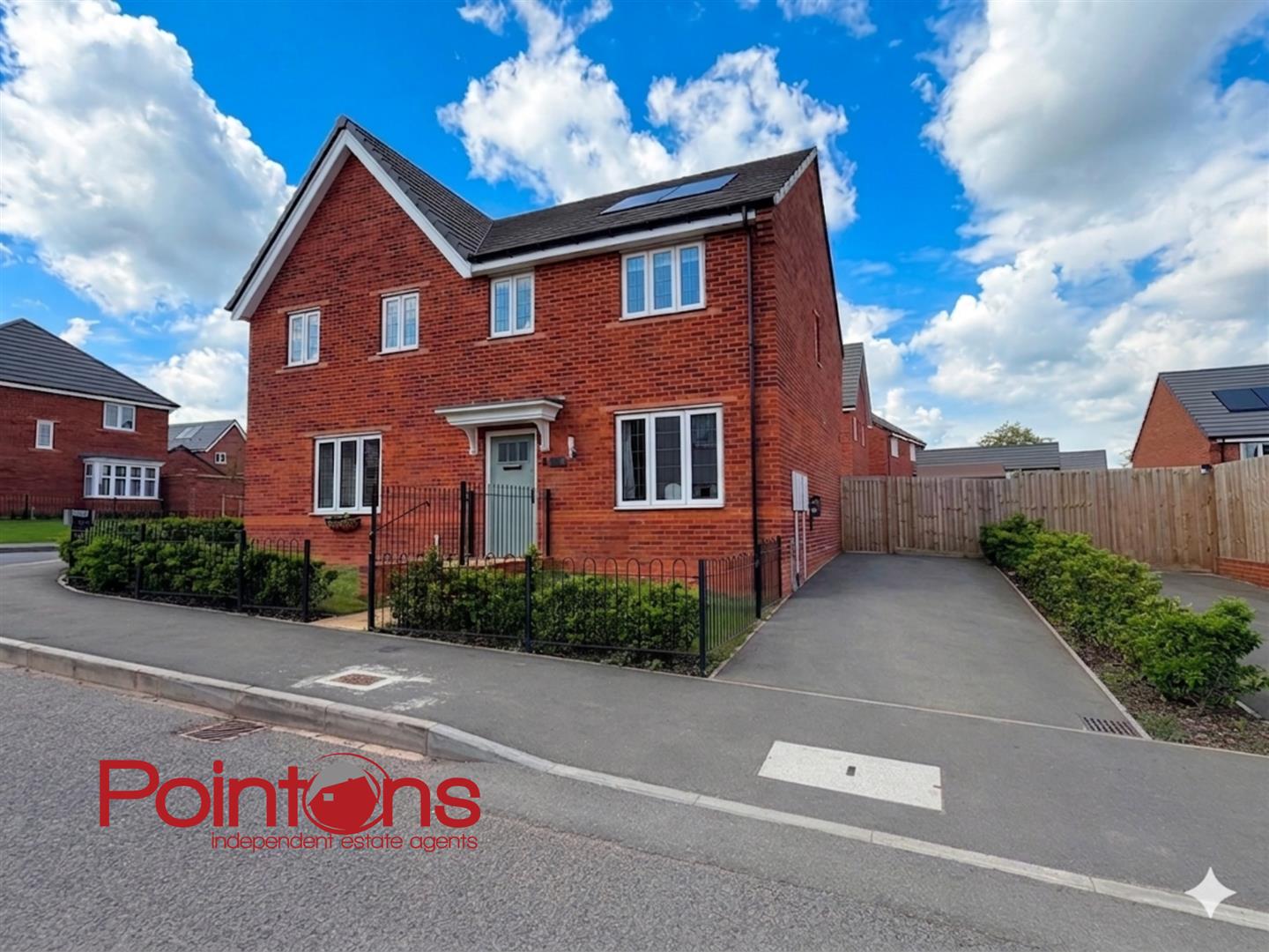 Maple Close, Atherstone, CV9 2FX