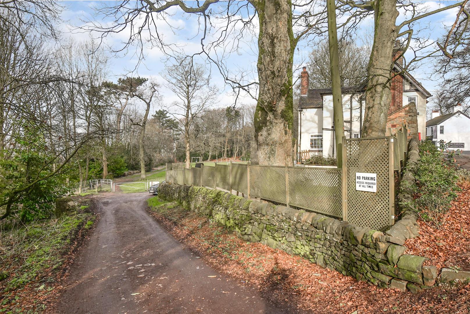 Property in Buxton Road, Leek, Staffordshire, ST13 7LN