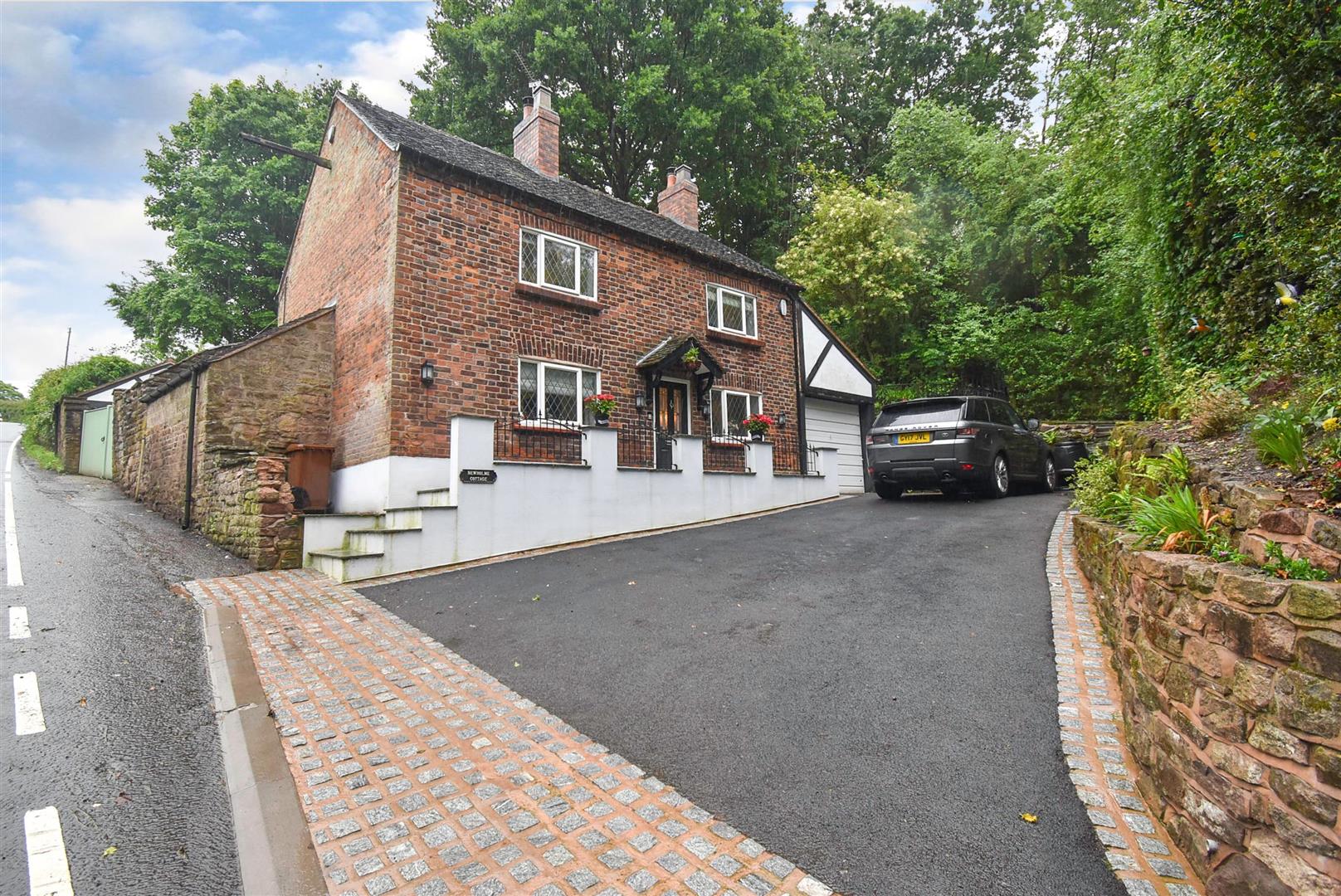 Property in Reades Lane, Congleton, Cheshire, CW12 3PJ