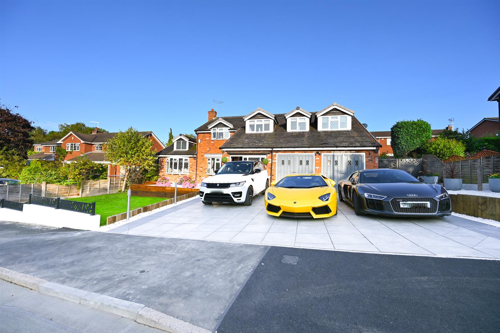 Property in Lindale Close, Congleton, Cheshire, CW12 2DG