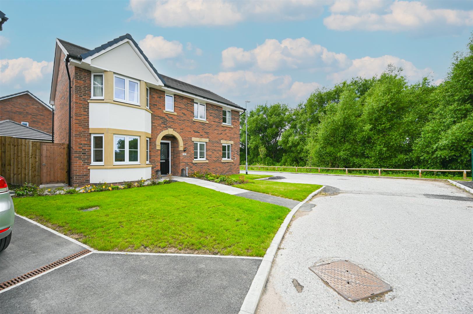 Property in Thistle Way, Congleton, Cheshire, CW12 4EJ