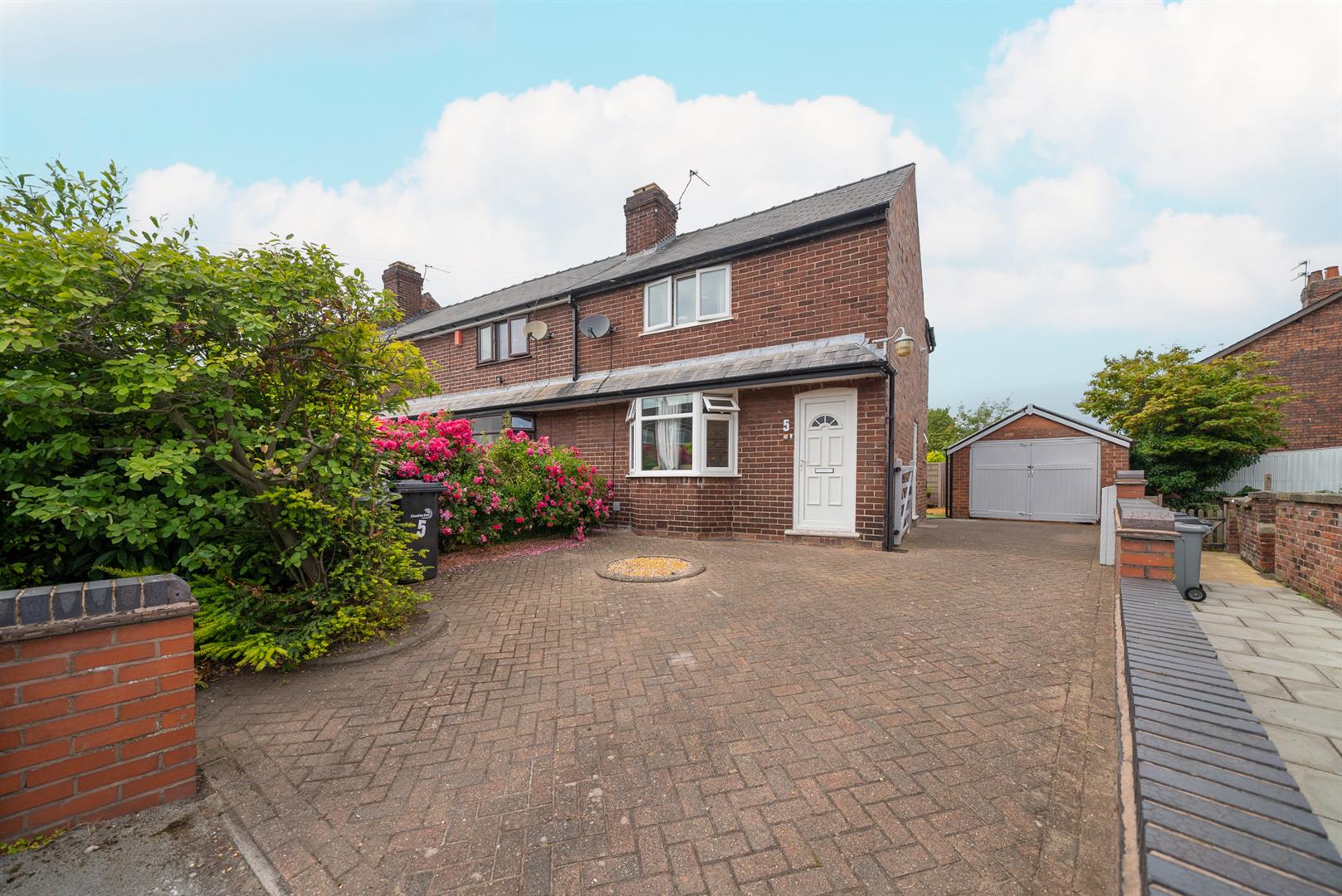 Property in Lower Heath Avenue, Lower Heath, Congleton, Cheshire, CW12 2HJ