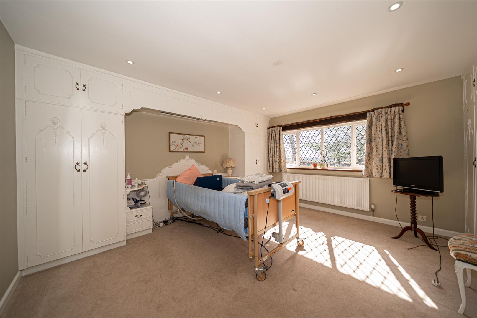 Property in Forty Acre Lane, Kermincham, Cheshire, CW4 8DX