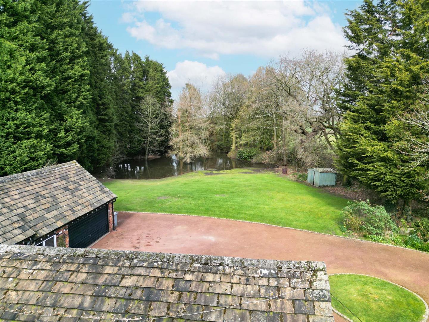 Property in Forty Acre Lane, Kermincham, Cheshire, CW4 8DX