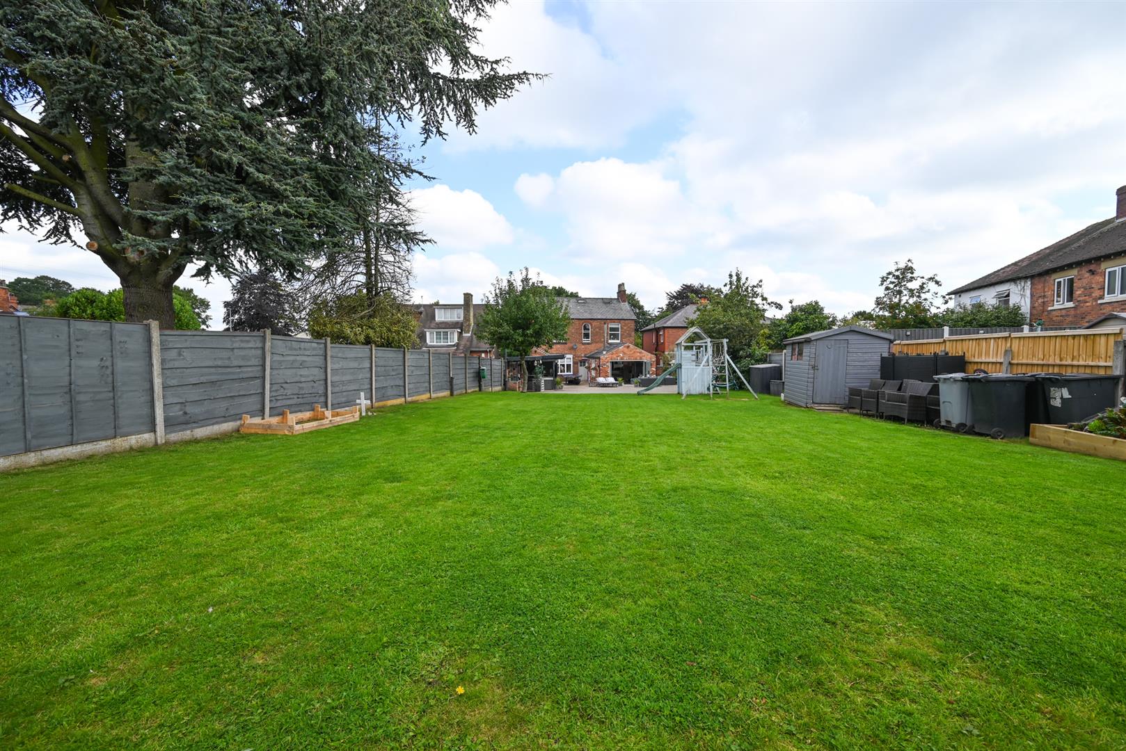 Property in West Road, Congleton, Cheshire, CW12 4EU