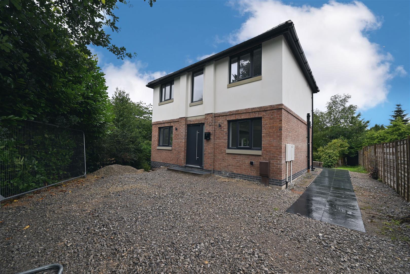 Property in Bradwell Grove, Congleton, Cheshire, CW12 3HD