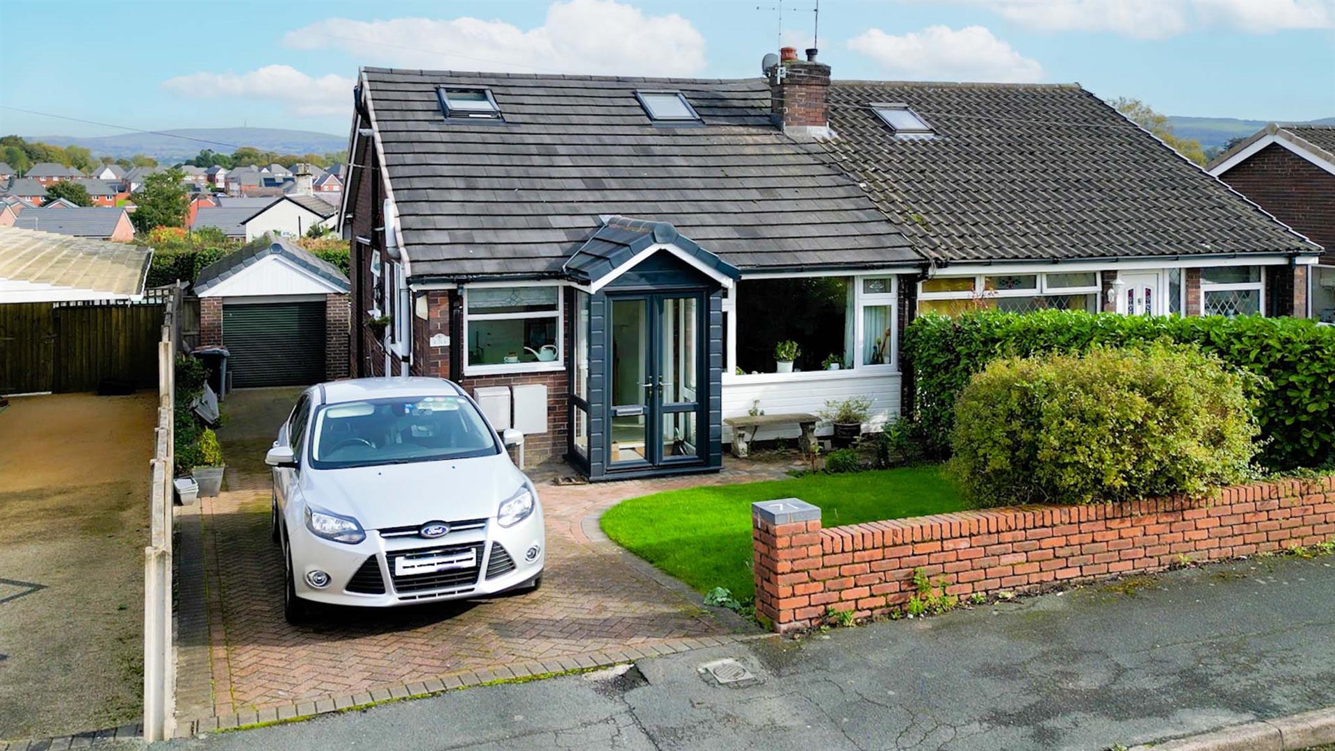 Property in Tidnock Avenue, Congleton, Cheshire, CW12 2HN