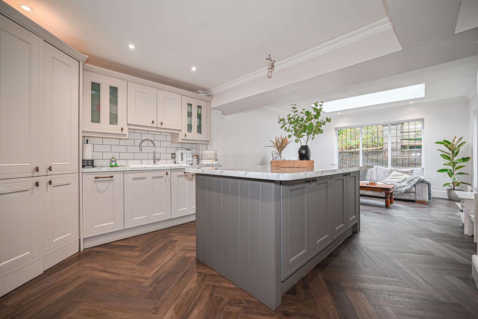 Property in Congleton Road North, Scholar Green, Staffordshire, ST7 3HF