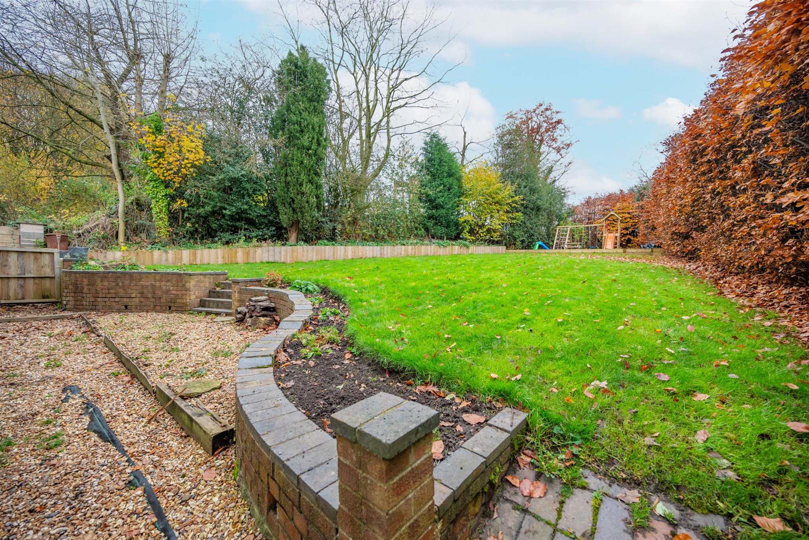 Property in Congleton Road North, Scholar Green, Staffordshire, ST7 3HF