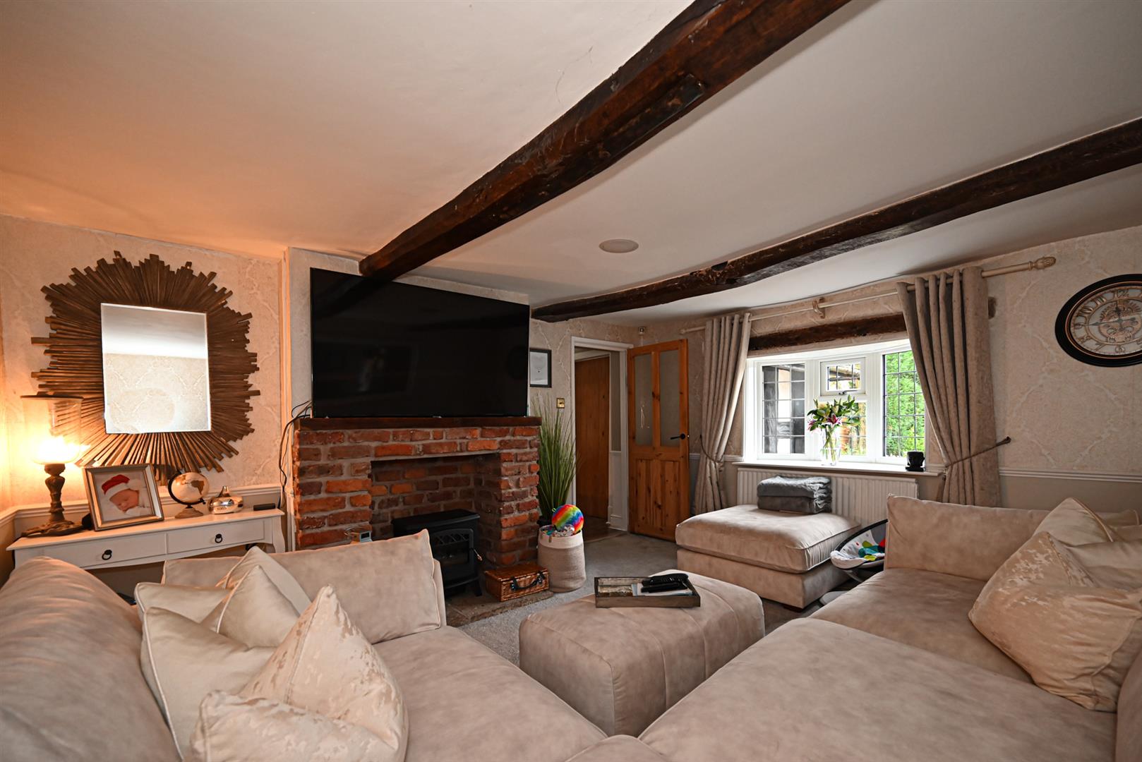 Property in Congleton Road North, Scholar Green, Staffordshire, ST7 3HF