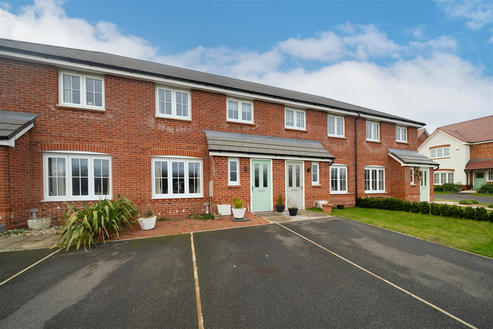 Property in Lycett Close, Somerford, Congleton, CW12 4YQ