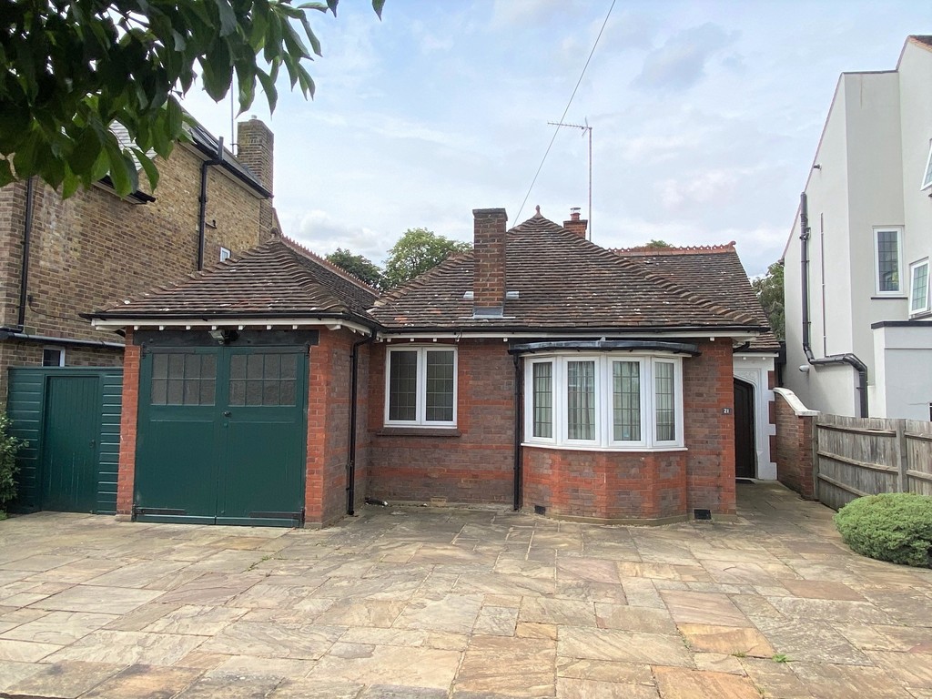 Property in Cassiobury Drive, Watford, WD17 3AA