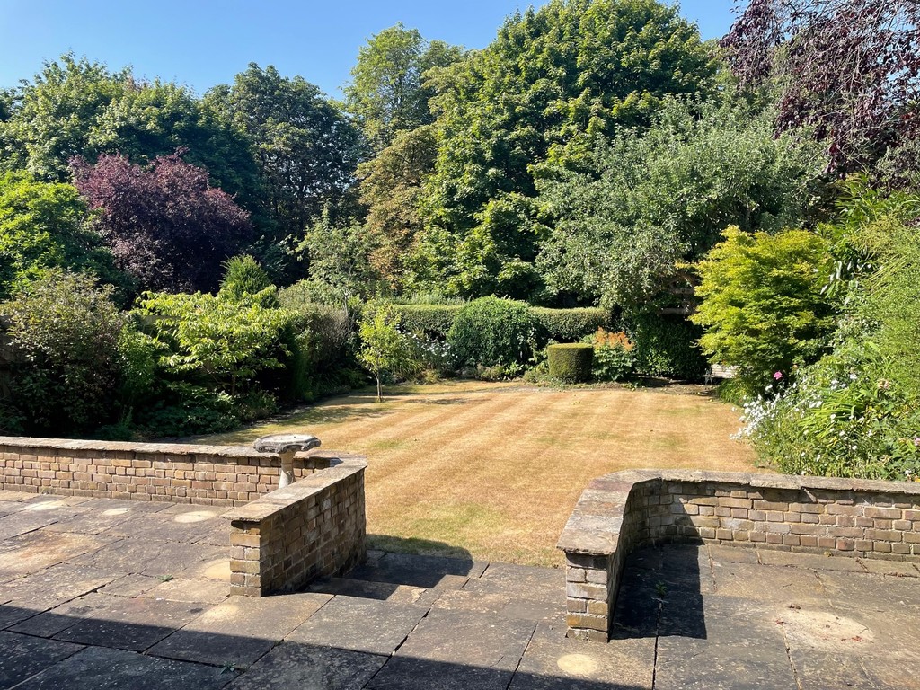 Property in Cassiobury Drive, Watford, WD17 3AA