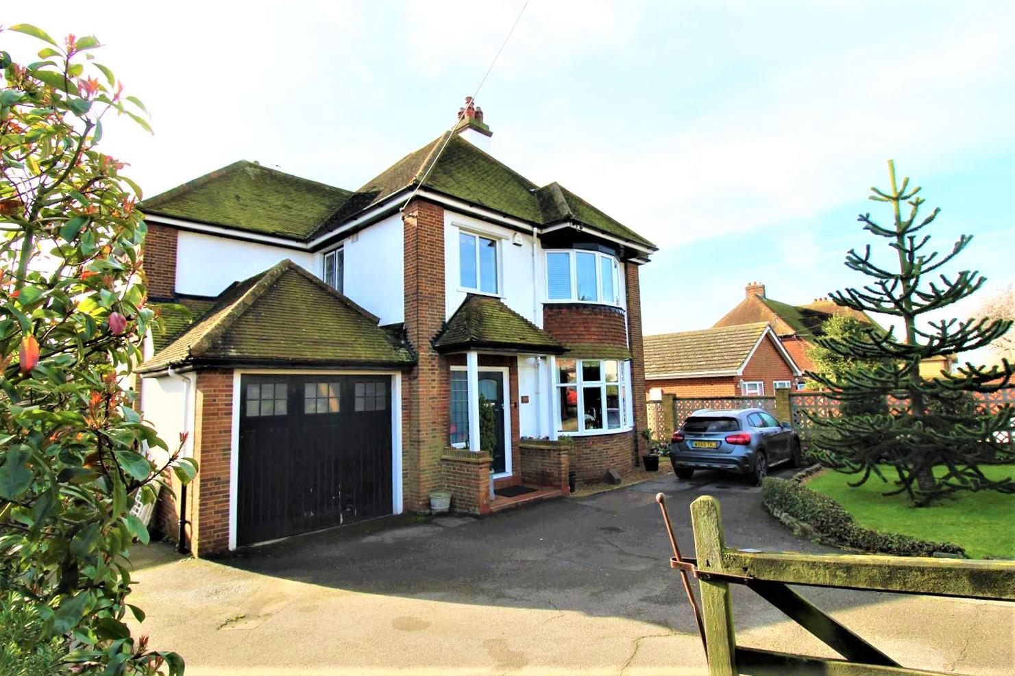 Property in Minster Road, Minster On Sea, Sheerness, Kent, ME12 3NR