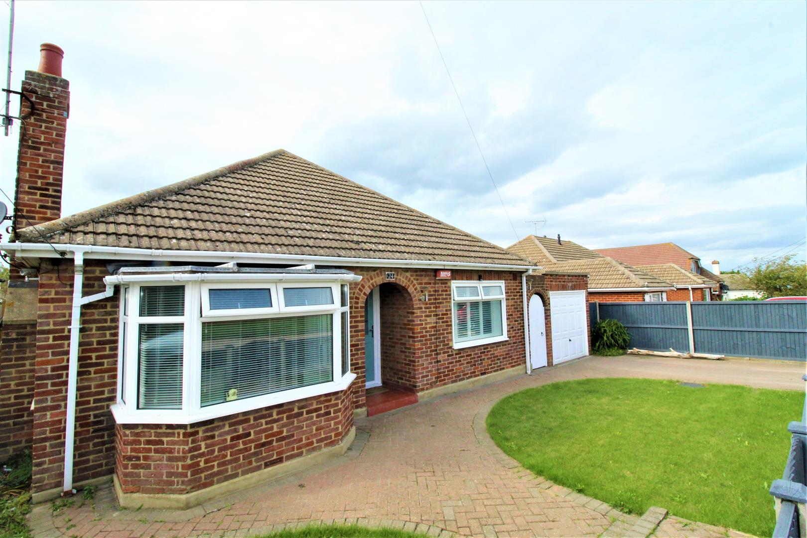 Property in Princes Avenue, Minster On Sea, Sheerness, Kent, ME12 2HJ