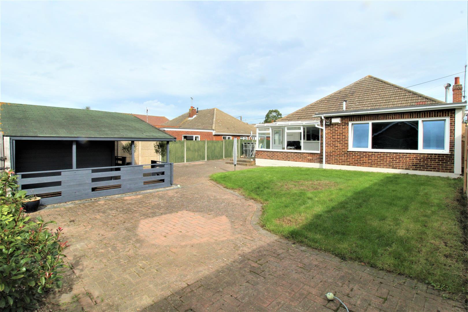 Property in Princes Avenue, Minster On Sea, Sheerness, Kent, ME12 2HJ