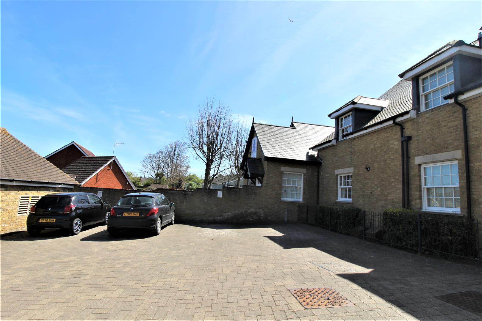 Property in Wards Hill Road, Minster On Sea, Sheerness, ME12 2GB