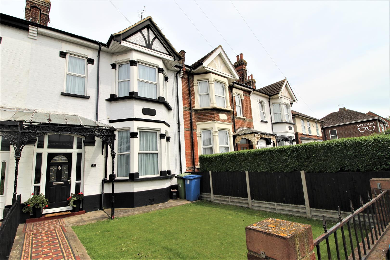 Property in Halfway Road, Minster On Sea, Sheerness, Kent, ME12 3AU
