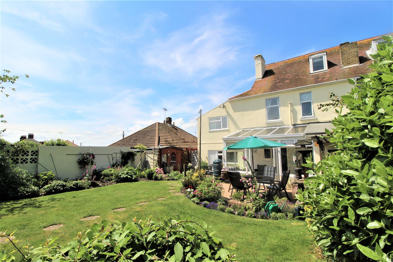 Property in The Broadway, Minster On Sea, Sheerness, Kent, ME12 2RR